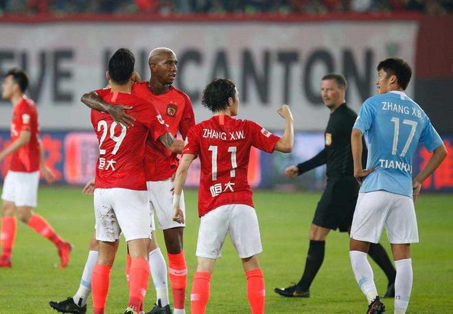 大连一方队换帅后终迎连胜，球迷鼓舞士气高昂的简单介绍