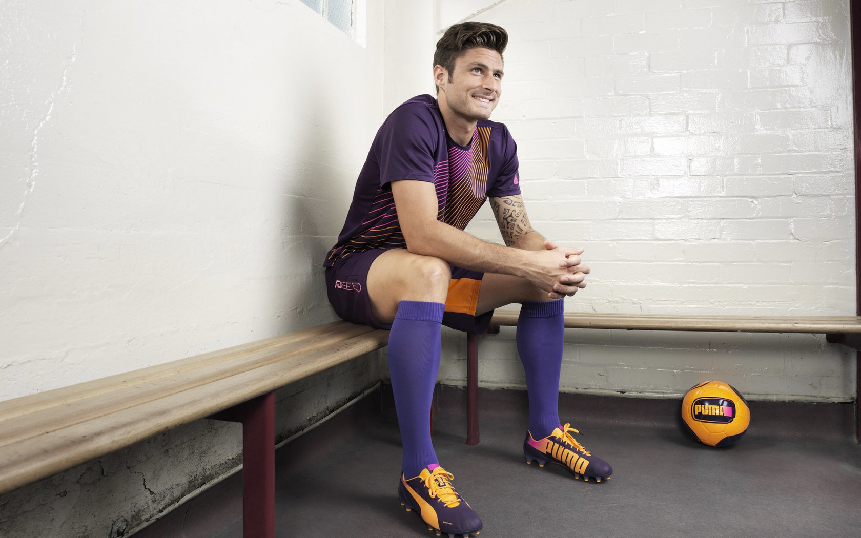 赫尔辛基的雪,开罗的沙,维尼修斯跨越三千公里的关键一击