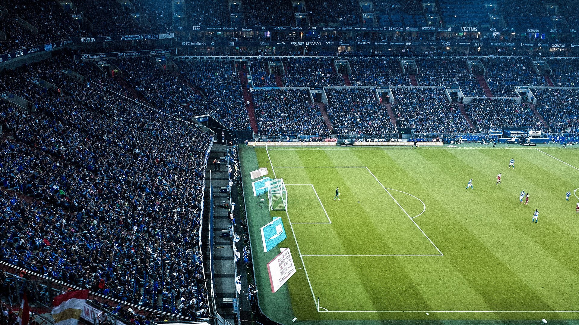 北欧风暴夜，哈兰德完美诠释降维打击，利物浦狂胜背后的战术寓言